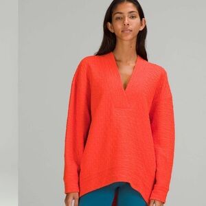 Lululemon Rippled V-Neck Pullover
Autumn Red, size 8